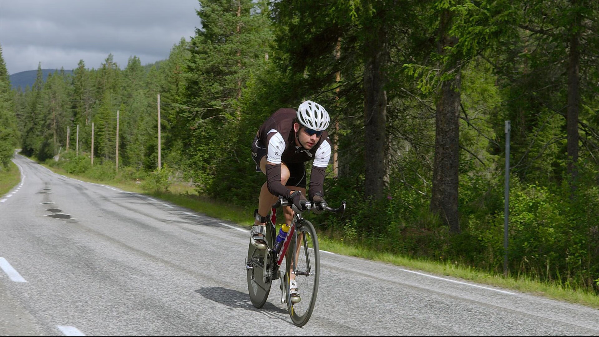 九游-贝尔哈德·福特：场上决策能力让全黑队进攻更加精准，贝尔福特现如今的妻子