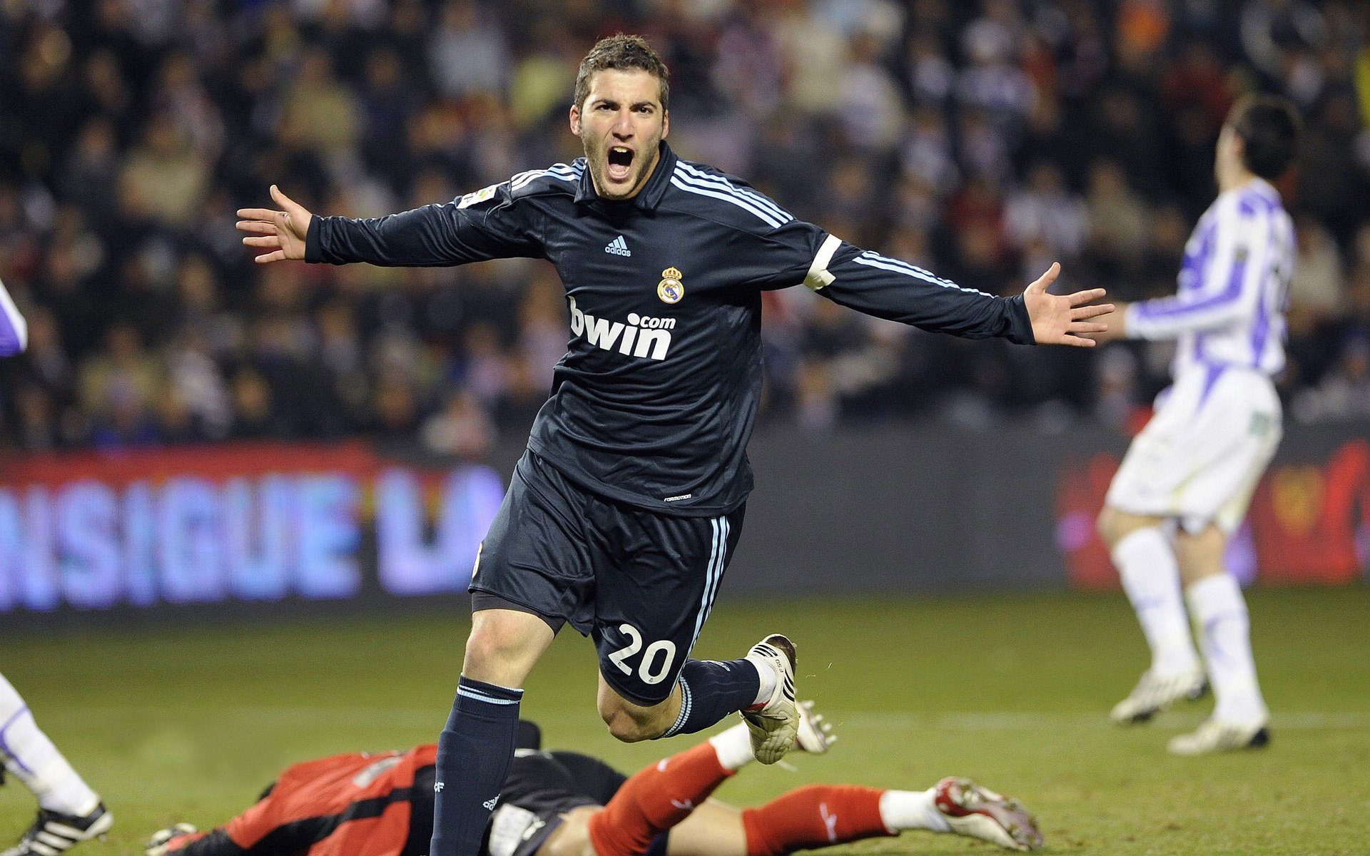 九游官网首页-多名年轻选手崭露头角，潜力巨大